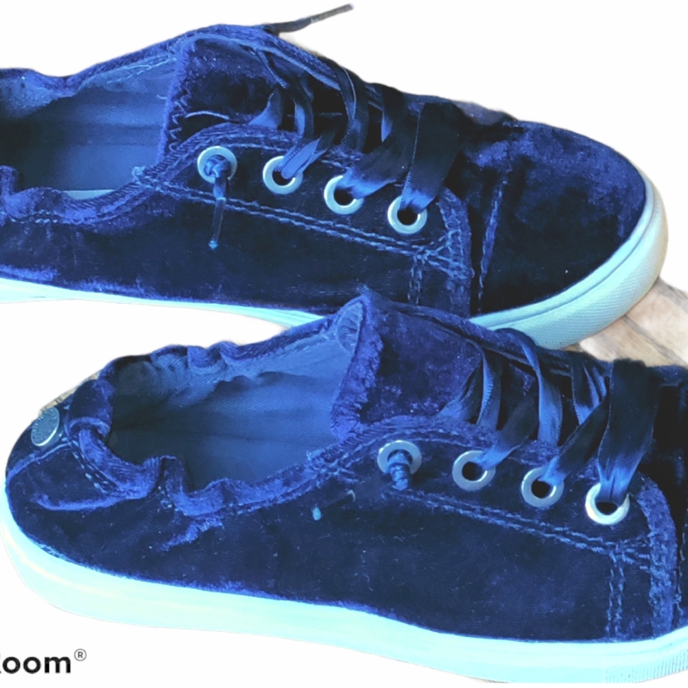 Steve Madden Velvet Sneakers